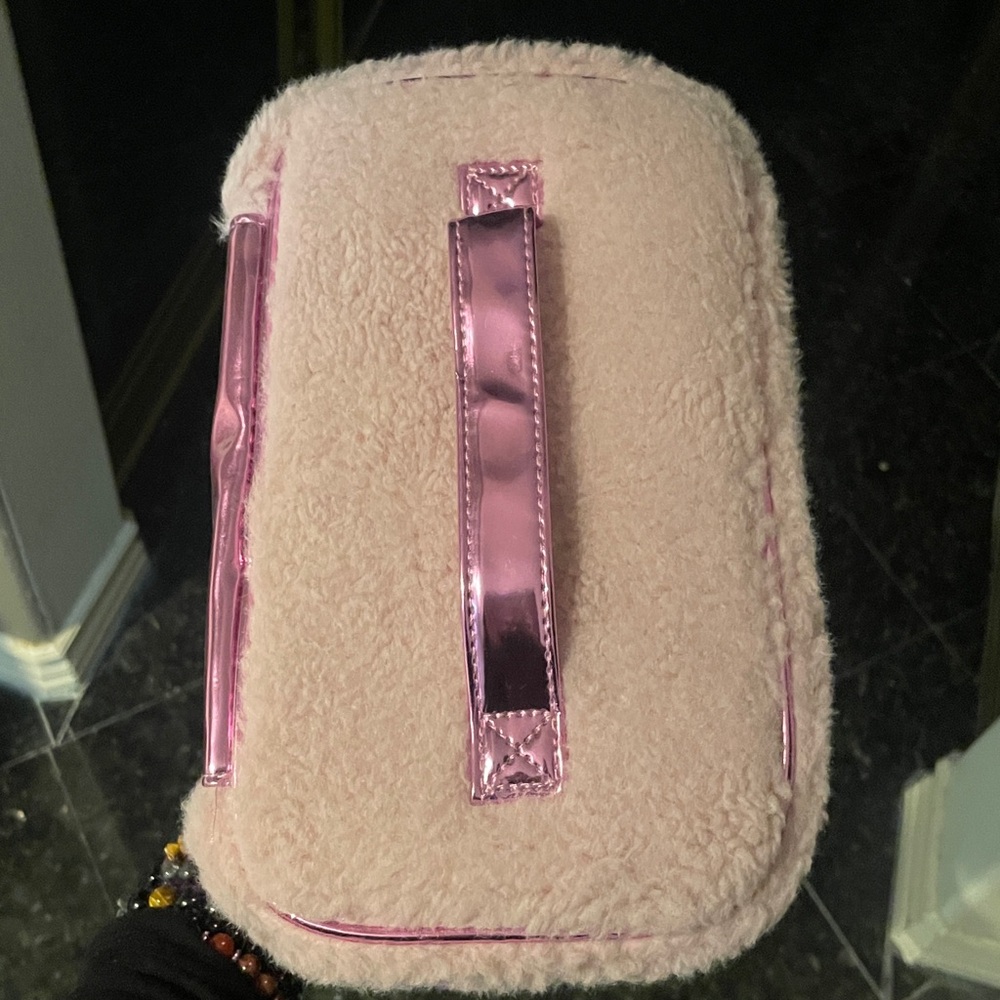 Juicy Couture Pink Metallic Train Case - Picture 3 of 4
